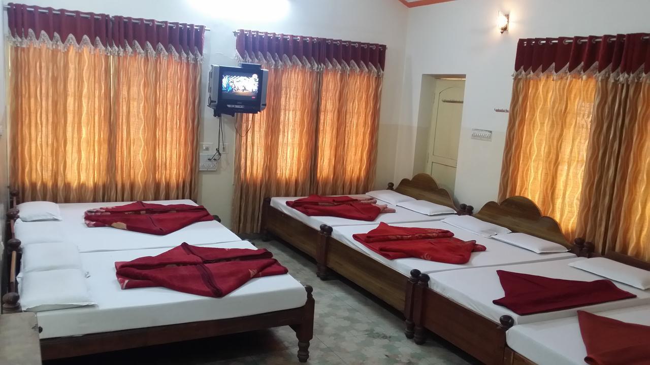 N K F Residency Villa Mysore Bagian luar foto
